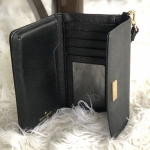 Black Kate Spade phone holding wristlet!